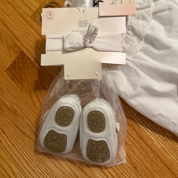 Happily Grey Baby Girl Easter Bunny Dress With Matching Shoes & Diaper Cover - Picture 5 of 13